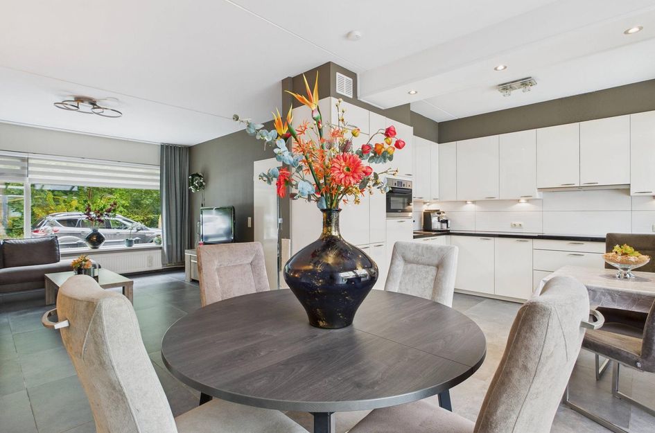 Madame Curiestraat 28