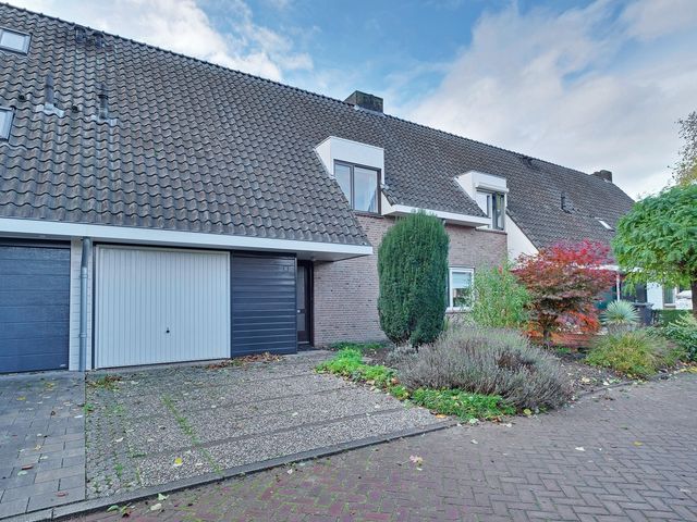 Zonegge 22 10, Zevenaar