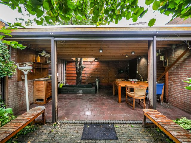 Burgemeester de Bruïnelaan 103, Zwijndrecht