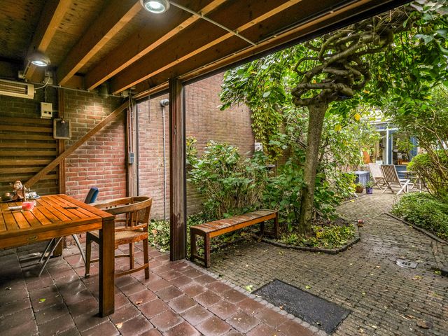 Burgemeester de Bruïnelaan 103, Zwijndrecht