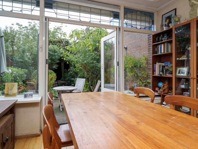 Burgemeester de Bruïnelaan 103, Zwijndrecht