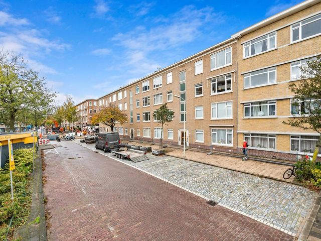 Medemblikstraat 302, 'S-Gravenhage