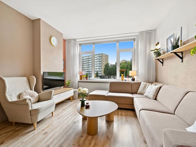 Medemblikstraat 302, 'S-Gravenhage