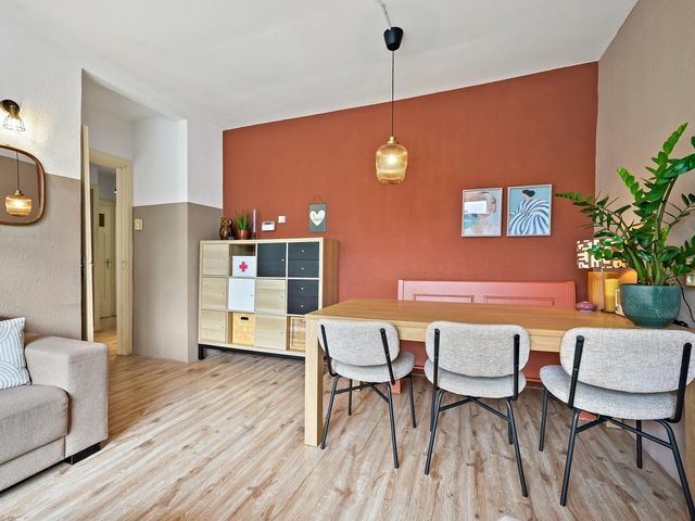 Medemblikstraat 302, 'S-Gravenhage