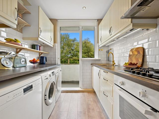 Medemblikstraat 302, 'S-Gravenhage