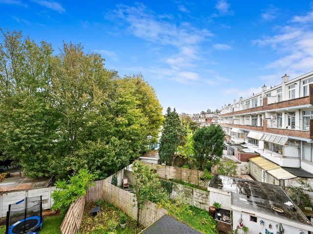 Medemblikstraat 302, 'S-Gravenhage