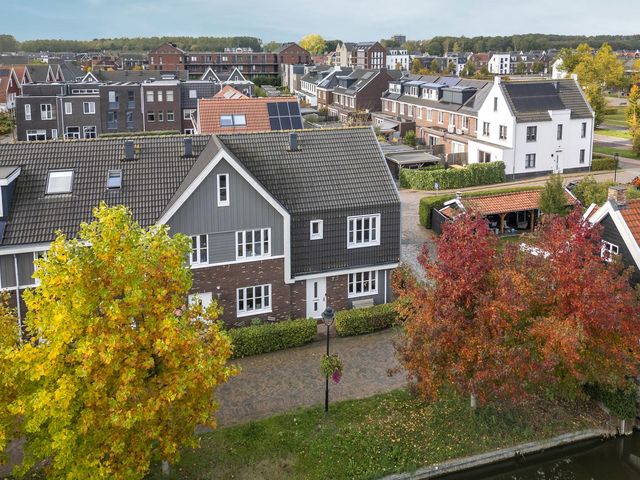 Charles Wilsonstraat 15, Almere