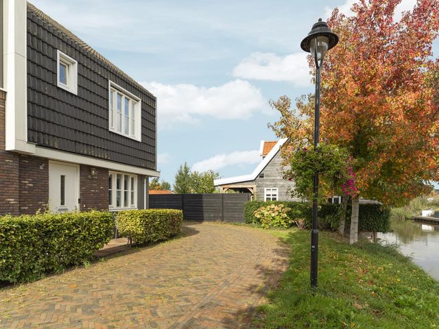 Charles Wilsonstraat 15, Almere