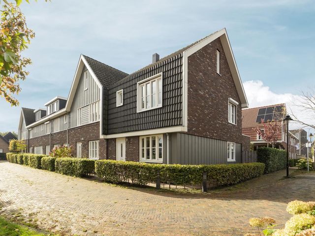 Charles Wilsonstraat 15, Almere