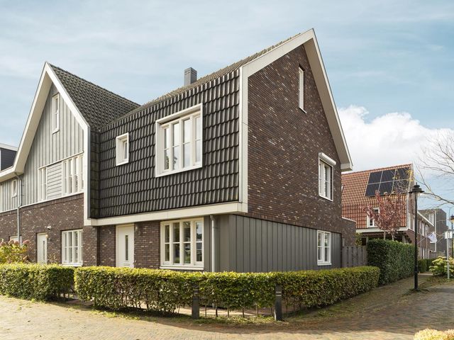 Charles Wilsonstraat 15, Almere