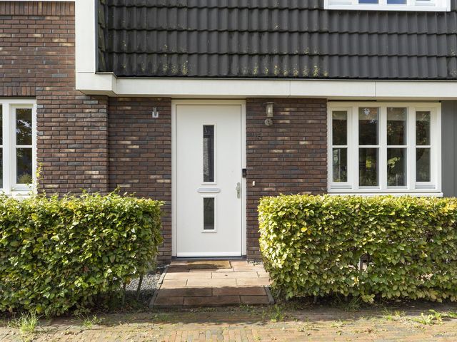 Charles Wilsonstraat 15, Almere