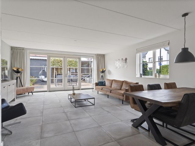 Charles Wilsonstraat 15, Almere