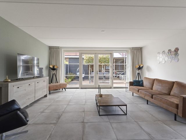 Charles Wilsonstraat 15, Almere