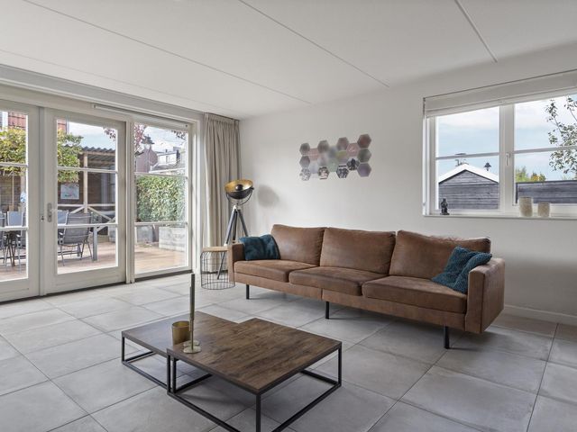 Charles Wilsonstraat 15, Almere