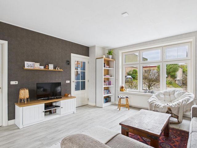 Burg. Langebeekestraat 4, Arnemuiden