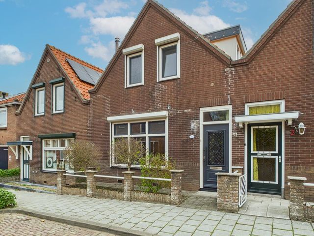Burg. Langebeekestraat 4, Arnemuiden