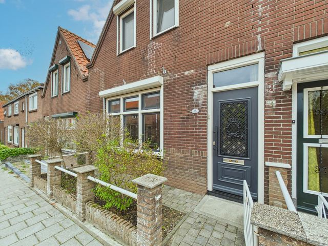 Burg. Langebeekestraat 4, Arnemuiden