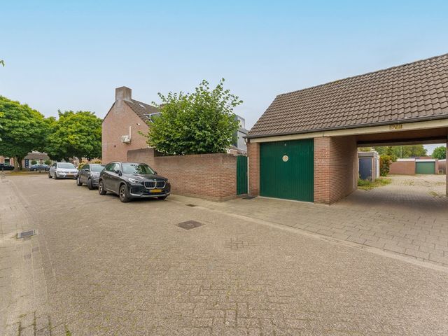 Straatsburglaan 30, Eindhoven