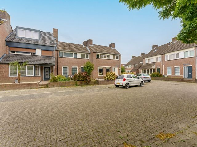 Straatsburglaan 30, Eindhoven