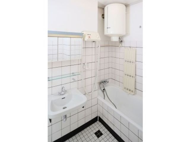 Apollolaan ONG, Leiden