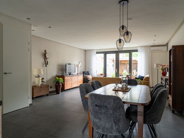 Haagwinde 1, Sprang-Capelle