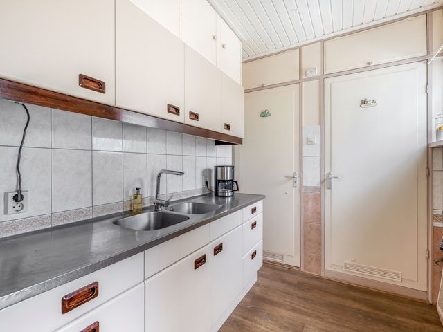 Burg Trooststraat 14, Waddinxveen