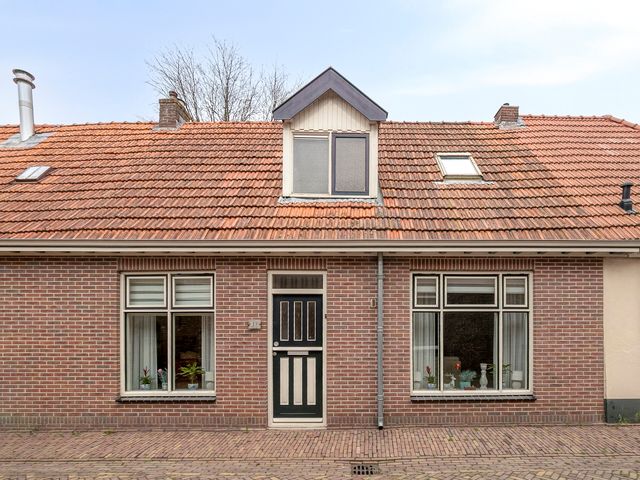 Marktplein 13, Oldemarkt