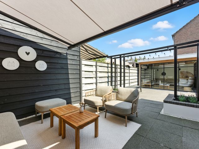 Zwanebloem 53, Alblasserdam