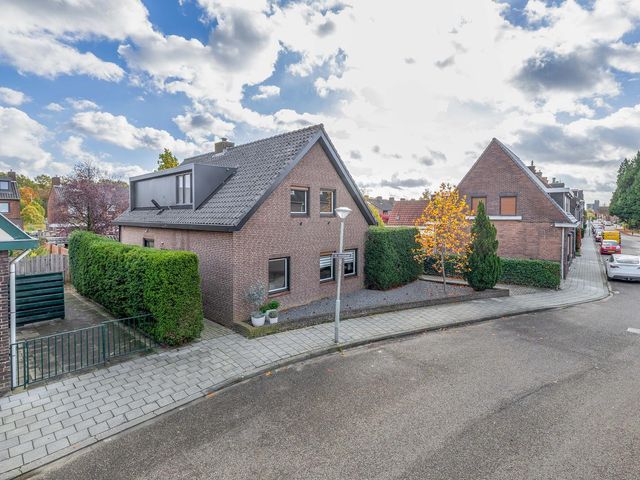 Sint Annastraat 27, Tegelen