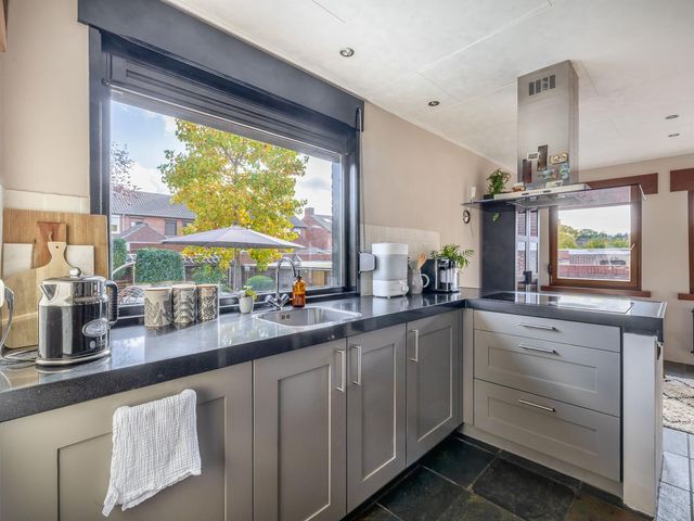 Sint Annastraat 27, Tegelen