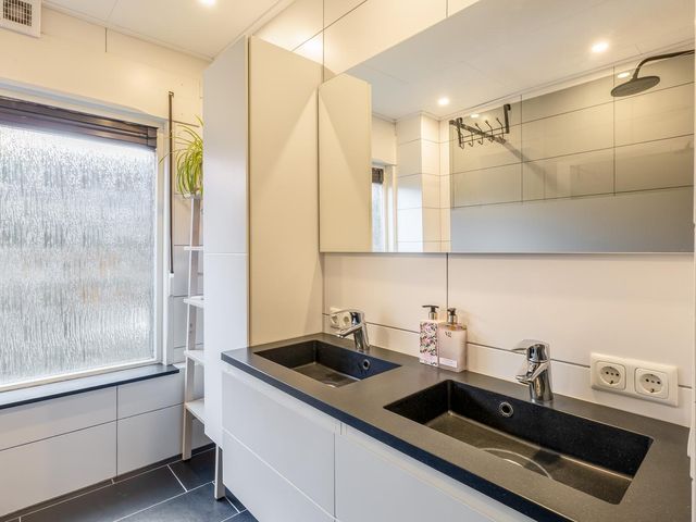 Sint Annastraat 27, Tegelen