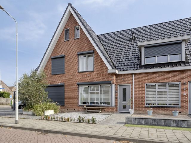 Carmen 48, Sint Jansteen