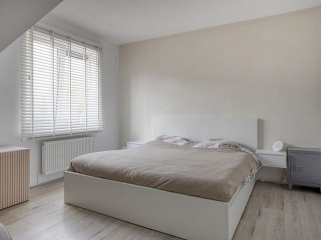 Carmen 48, Sint Jansteen