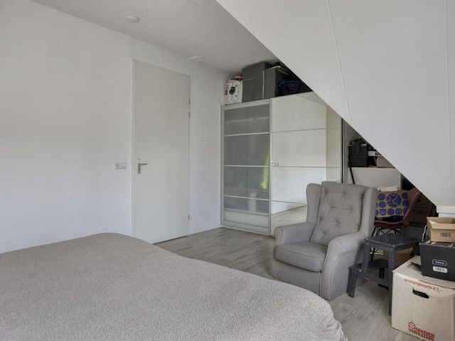 Carmen 48, Sint Jansteen