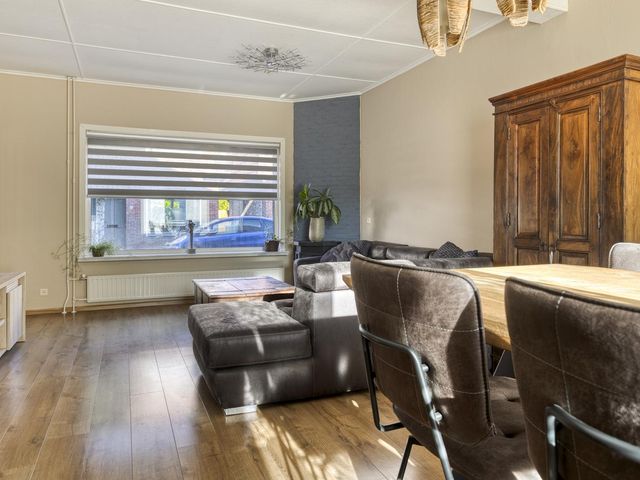 Steensedijk 63, Hulst