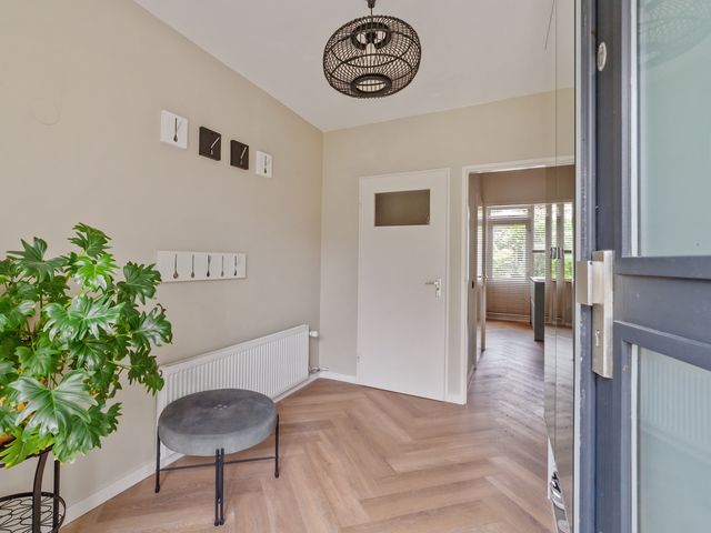 Olgaland 26, Den Haag