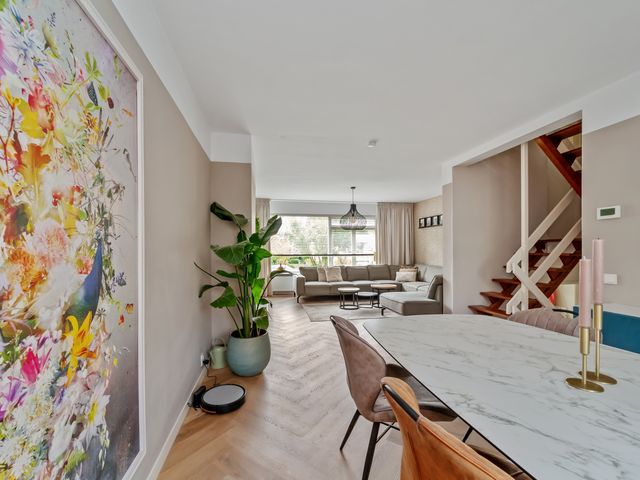 Olgaland 26, Den Haag