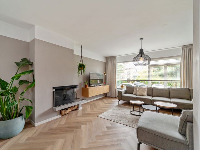 Olgaland 26, Den Haag