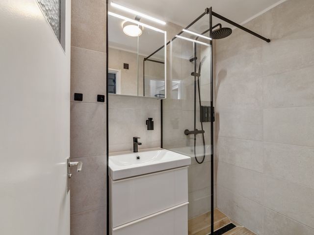 Olgaland 26, Den Haag