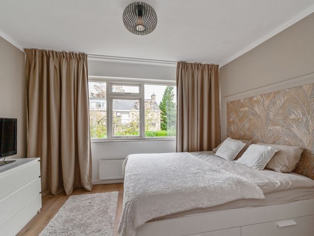 Olgaland 26, Den Haag