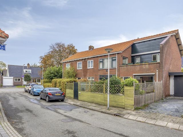 Raadhuislaan 4, Leimuiden