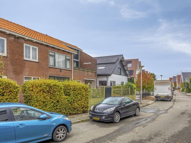 Raadhuislaan 4, Leimuiden