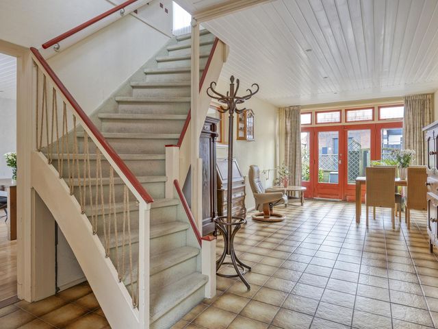 Raadhuislaan 4, Leimuiden