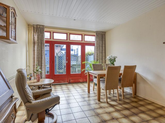 Raadhuislaan 4, Leimuiden