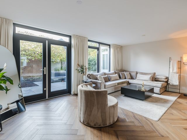 Burg. V. Dobben De Bruijnstraat 38, Bodegraven