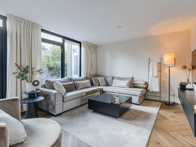 Burg. V. Dobben De Bruijnstraat 38, Bodegraven