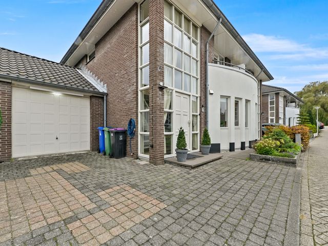 Berkenhof 8, Maasland