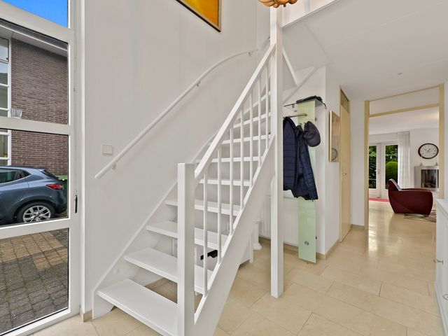 Berkenhof 8, Maasland