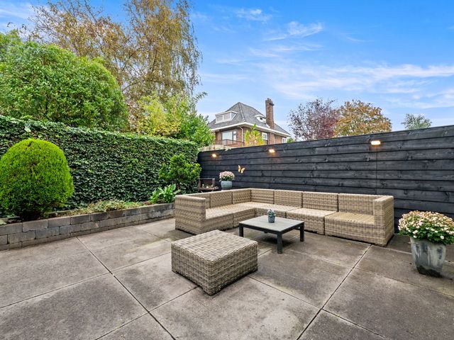 Berkenhof 8, Maasland