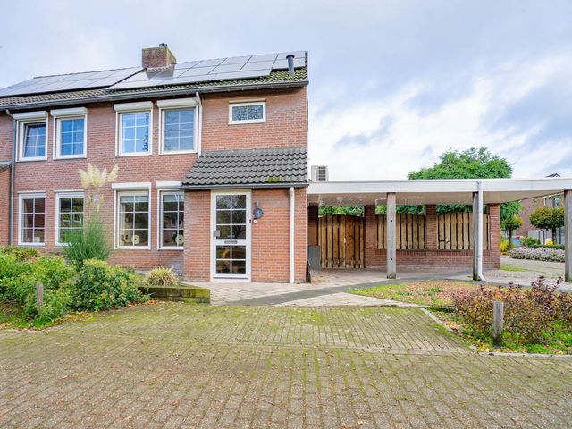 Duinroosstraat 4, Bakel